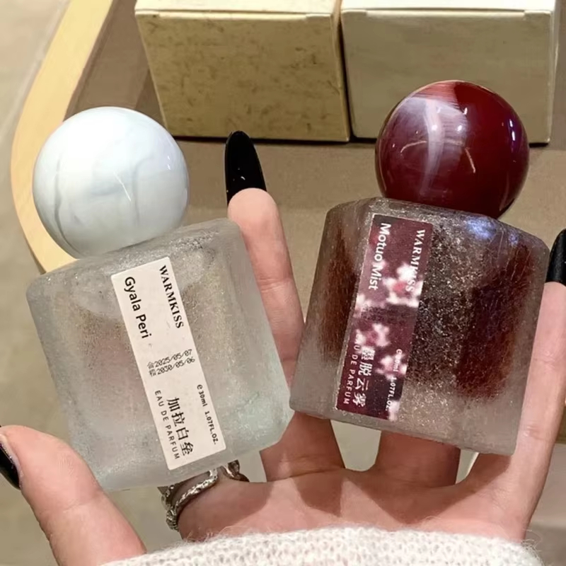 Perfume Fragrance Families - น้ำหอมผู้หญิง 30 มล. กลิ่นหอมติดทนนาน สดชื่นและหวาน เหมาะสำหรับเป็นของขวัญให้ครอบครัว